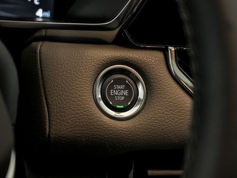 New 2026 GMC Canyon Denali image 13