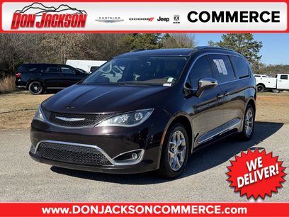 Used 2017 Chrysler Pacifica Limited w/ UConnect Theater Package