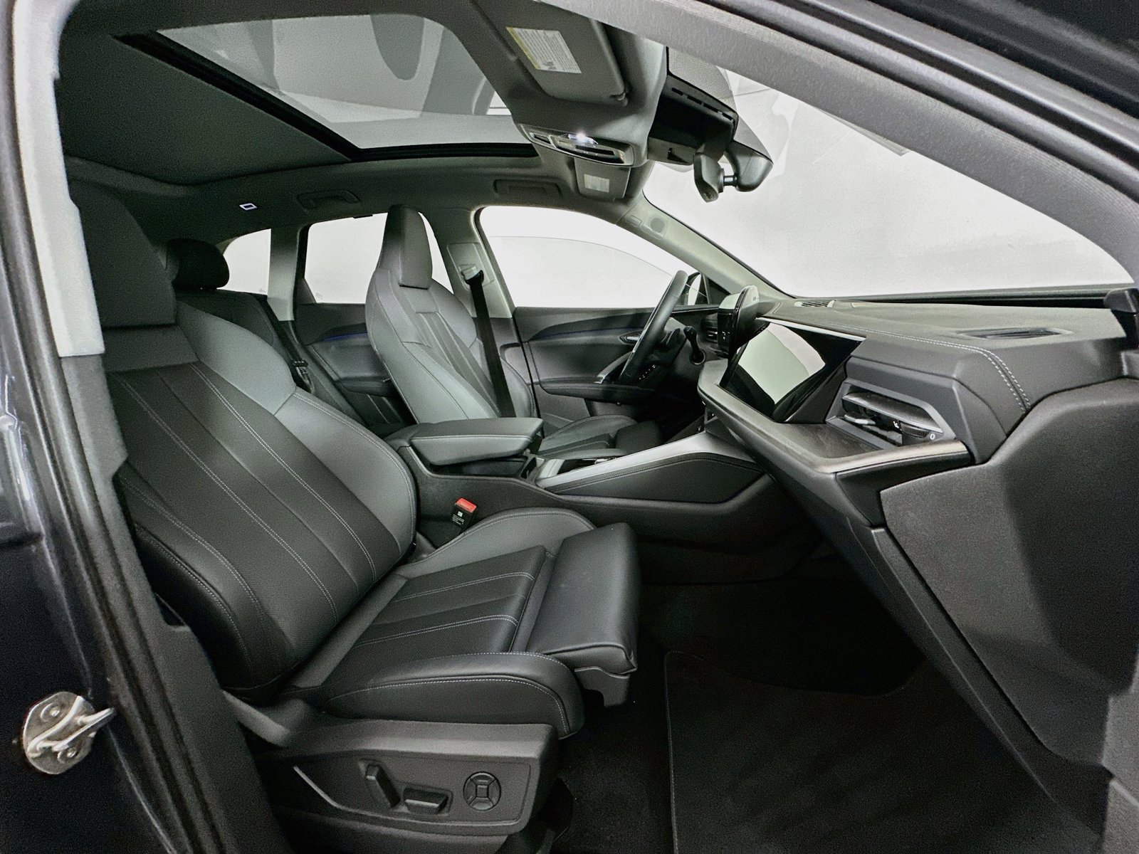 Used 2025 Audi Q5 Premium Plus w/ Premium Plus AWD/4WD image 26