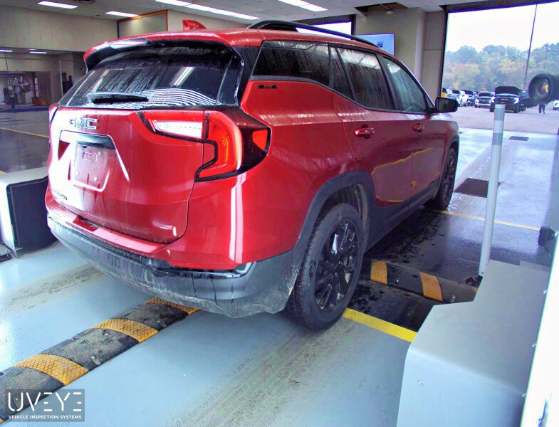 Used 2023 GMC Terrain SLE w/ Driver Convenience Package FWD image 3