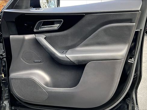 Used 2019 Jaguar F-PACE Premium image 22