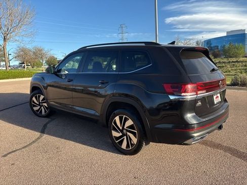 Used 2024 Volkswagen Atlas SE AWD/4WD image 7