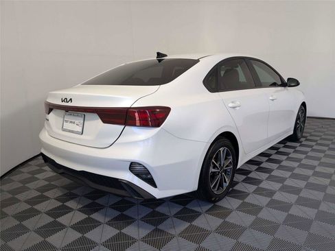 Used 2024 Kia Forte LXS w/ LXS Technology Package FWD image 5