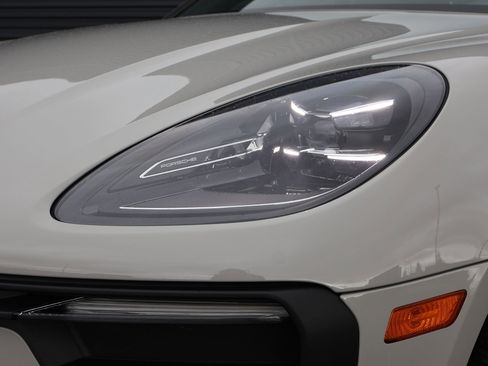 Certified 2026 Porsche Macan AWD/4WD image 12