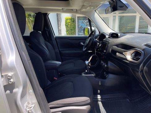 Used 2016 Jeep Renegade 75th Anniversary FWD image 21