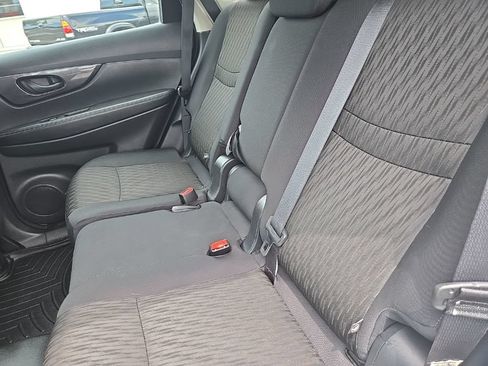 Used 2020 Nissan Rogue S AWD/4WD image 23