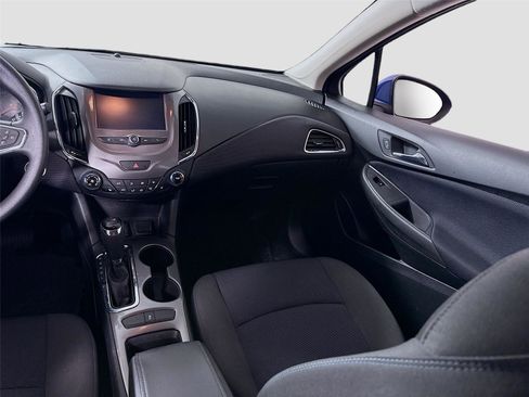 Used 2017 Chevrolet Cruze LT w/ Convenience Package image 15