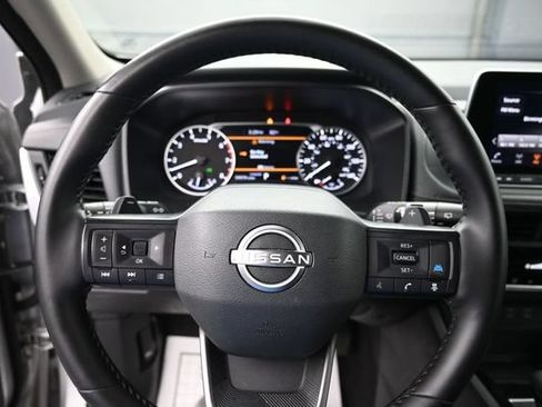 Used 2025 Nissan Rogue SV FWD image 21