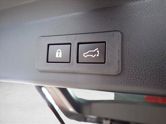 Used 2025 Subaru Ascent Limited w/ Popular Package #2 AWD/4WD image 9