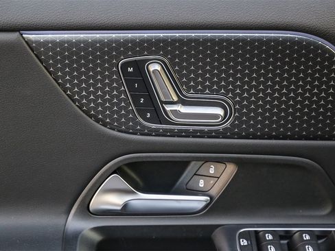 New 2025 Mercedes-Benz GLA 250 4MATIC image 25