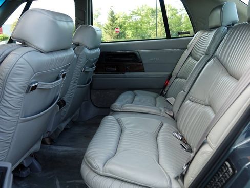 Used 1993 Buick Park Avenue Ultra FWD image 72