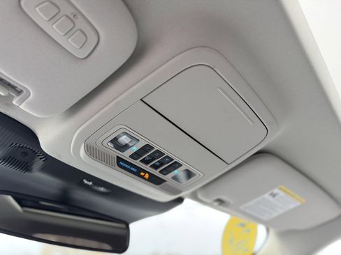 Certified 2025 Ford Explorer Platinum w/ Ultimate Package image 22