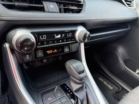 Used 2019 Toyota RAV4 XLE w/ Convenience Package AWD/4WD image 22