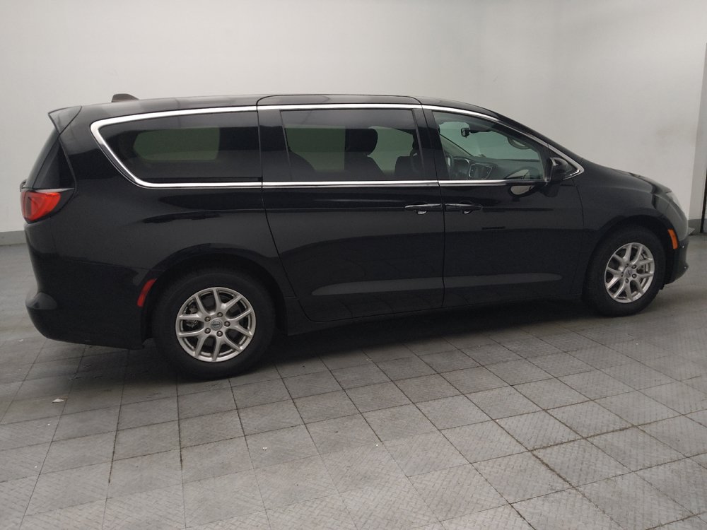 Used 2024 Chrysler Voyager LX FWD image 10
