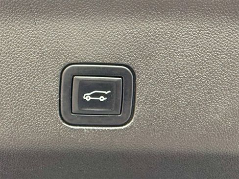 Used 2021 Cadillac Escalade Sport Platinum image 19