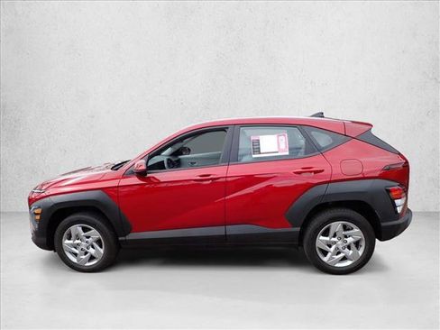 Used 2024 Hyundai Kona SE AWD/4WD image 2