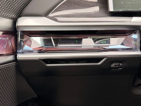 New 2026 BMW 740i RWD image 22
