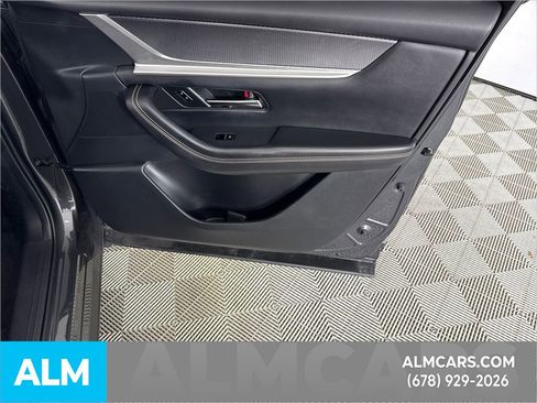 Used 2024 MAZDA CX-90 Plug-In Hybrid w/ Premium Pkg image 17