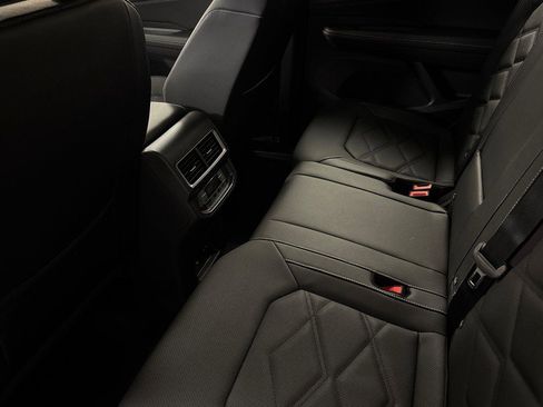 New 2026 Volkswagen Atlas SE image 11