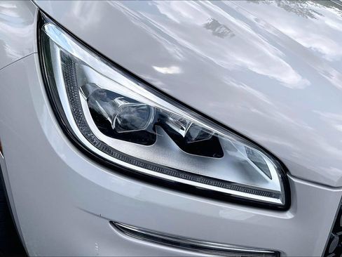 Used 2023 Lincoln Corsair Reserve FWD image 32