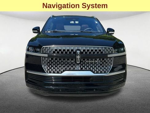Used 2025 Lincoln Navigator L Reserve AWD/4WD image 4