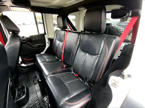 Used 2017 Jeep Wrangler Unlimited Rubicon image 19