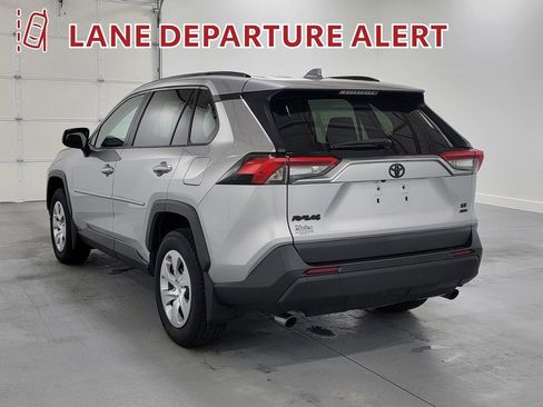 Used 2021 Toyota RAV4 LE image 7