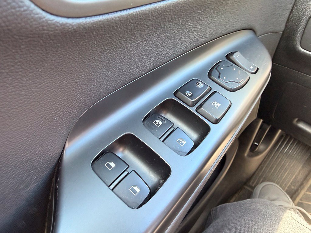 Used 2020 Hyundai Kona Ultimate AWD/4WD image 25