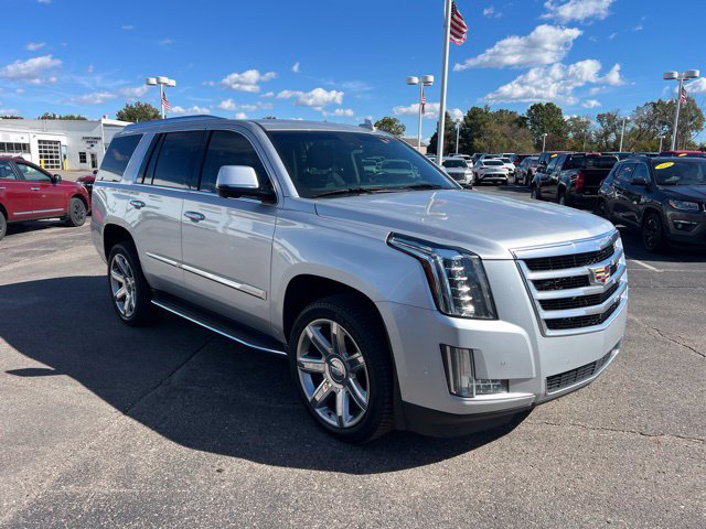 Used 2019 Cadillac Escalade Luxury AWD/4WD image 3