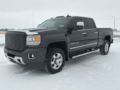 Used 2015 GMC Sierra 3500 Denali w/ Duramax Plus Package image 2
