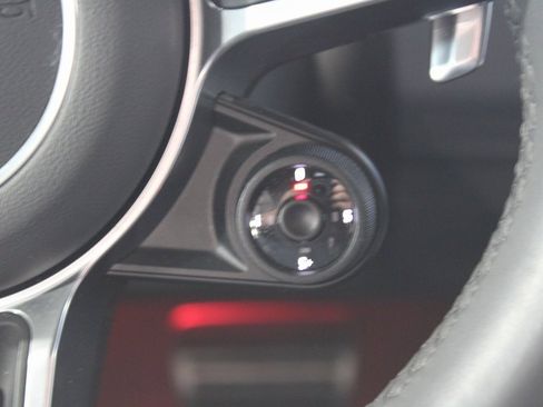 Used 2023 Porsche Cayenne S image 23