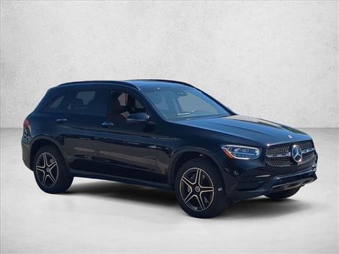 Used 2022 Mercedes-Benz GLC 300 image 3