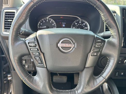 Used 2022 Nissan Frontier SV image 17