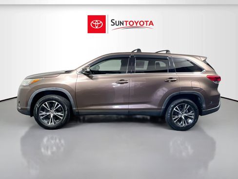 Used 2019 Toyota Highlander LE image 7