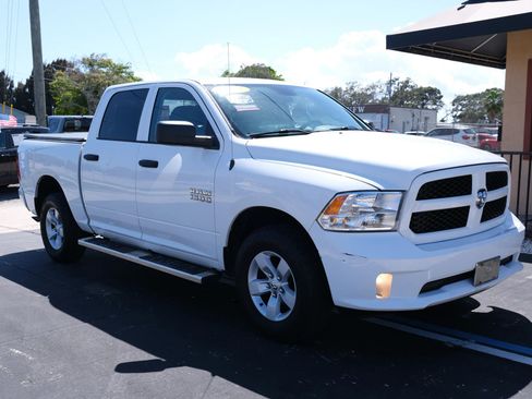Used 2017 RAM 1500 Express AWD/4WD image 8