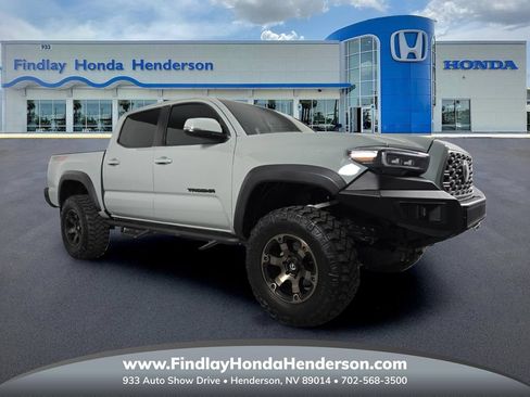 Used 2022 Toyota Tacoma TRD Off-Road w/ Technology Package AWD/4WD image 1