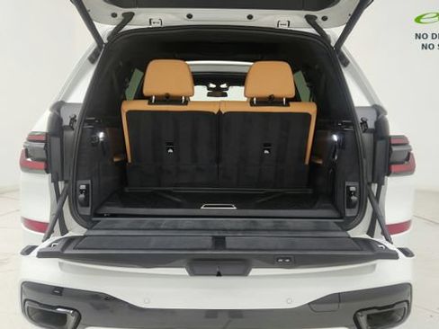 Used 2025 BMW X7 xDrive40i w/ M Sport Package AWD/4WD image 29