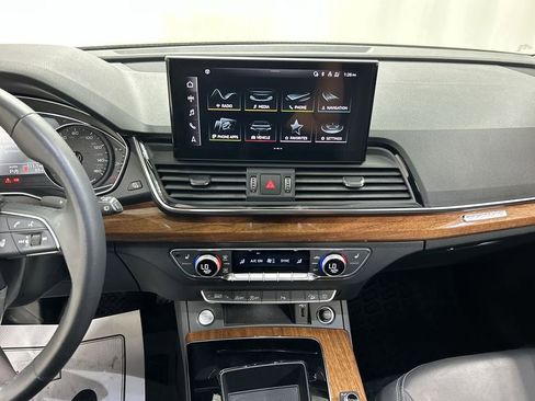 Used 2023 Audi Q5 2.0T Premium w/ Convenience Package AWD/4WD image 19