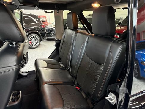 Used 2017 Jeep Wrangler Unlimited Sahara AWD/4WD image 16