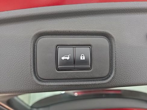 Used 2023 Nissan Pathfinder SL w/ Black Appearance Package AWD/4WD image 35