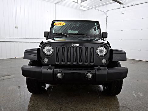 Used 2017 Jeep Wrangler Unlimited Sahara w/ Dual Top Group image 16