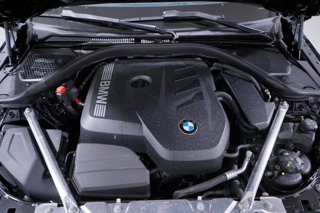 Used 2026 BMW 430i Coupe w/ M Sport Package RWD image 19