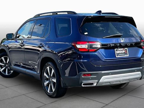 Certified 2025 Honda Pilot Touring image 11