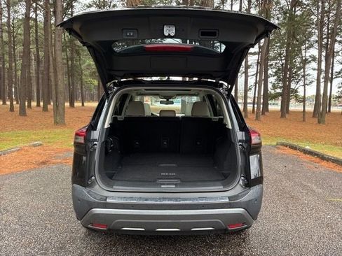 Used 2023 Nissan Rogue SL w/ SL Premium Package image 18