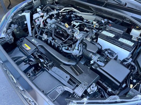 Used 2022 Toyota Corolla Cross LE w/ Moonroof Package image 33