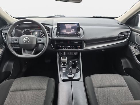 Used 2025 Nissan Rogue SV AWD/4WD image 9