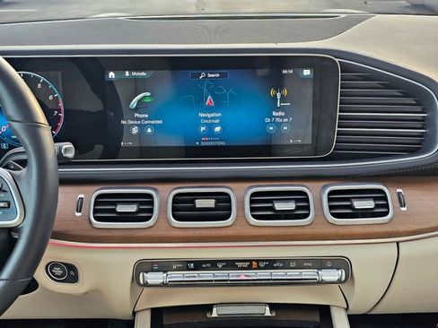 Used 2022 Mercedes-Benz GLS 450 4MATIC image 41