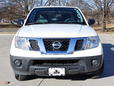Used 2016 Nissan Frontier S image 11