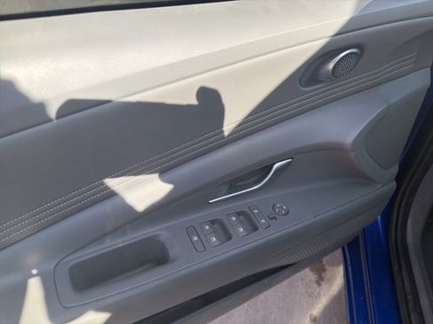 Certified 2025 Hyundai Elantra Sport image 13