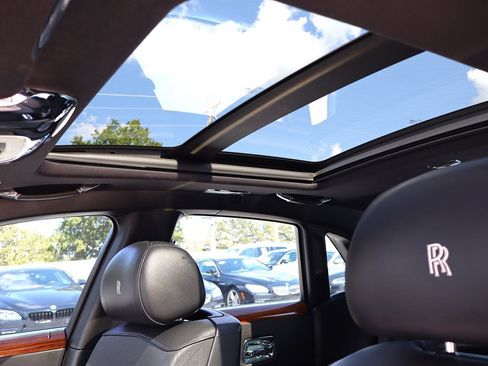 Used 2011 Rolls-Royce Ghost RWD image 40
